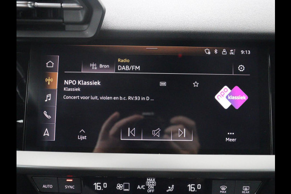 Audi A3 Sportback 30 TFSI Business edition | Cruise control | Virtueel dashboard | Climate control | Navigatie | Carplay | Park assist | 18" velgen
