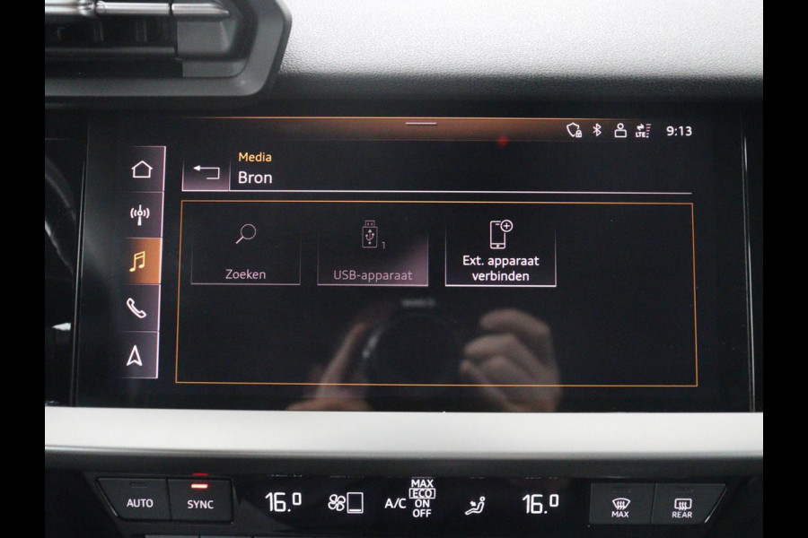 Audi A3 Sportback 30 TFSI Business edition | Cruise control | Virtueel dashboard | Climate control | Navigatie | Carplay | Park assist | 18" velgen