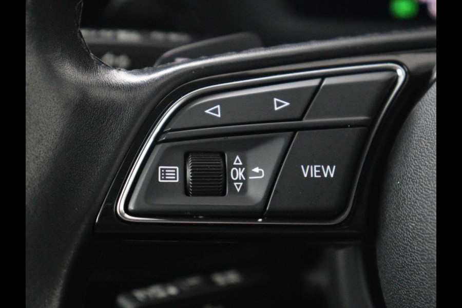 Audi A3 Sportback 30 TFSI Business edition | Cruise control | Virtueel dashboard | Climate control | Navigatie | Carplay | Park assist | 18" velgen