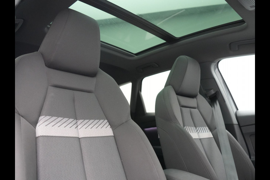 Audi Q4 e-tron 35 Advanced edition 55 kWh 170pk Dealer O.H. | SOH 91.9% | Panodak | Adaptive Cruise | Camera | Sonos Audio | Matrix LED | Sportstoelen Verwarmd | Apple Carplay | Sfeerverlichting | DAB | Virtual | 19"L.M |