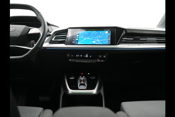 Audi Q4 e-tron 35 Advanced edition 55 kWh 170pk Dealer O.H. | SOH 91.9% | Panodak | Adaptive Cruise | Camera | Sonos Audio | Matrix LED | Sportstoelen Verwarmd | Apple Carplay | Sfeerverlichting | DAB | Virtual | 19"L.M |