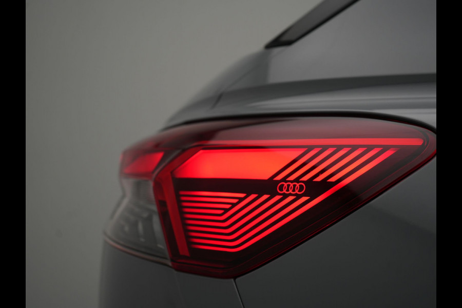 Audi Q4 e-tron 35 Advanced edition 55 kWh 170pk Dealer O.H. | SOH 91.9% | Panodak | Adaptive Cruise | Camera | Sonos Audio | Matrix LED | Sportstoelen Verwarmd | Apple Carplay | Sfeerverlichting | DAB | Virtual | 19"L.M |