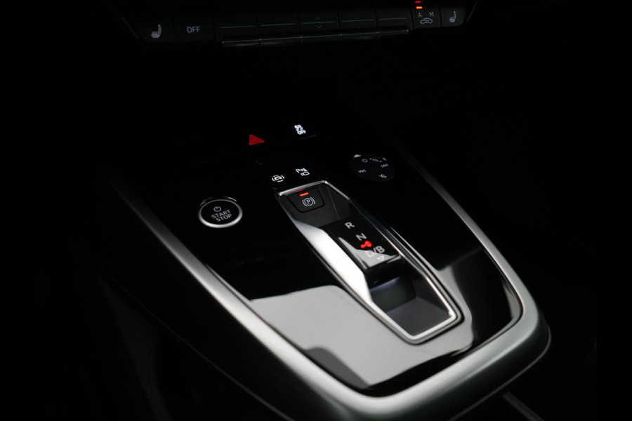 Audi Q4 e-tron 35 Advanced edition 55 kWh 170pk Dealer O.H. | SOH 91.9% | Panodak | Adaptive Cruise | Camera | Sonos Audio | Matrix LED | Sportstoelen Verwarmd | Apple Carplay | Sfeerverlichting | DAB | Virtual | 19"L.M |