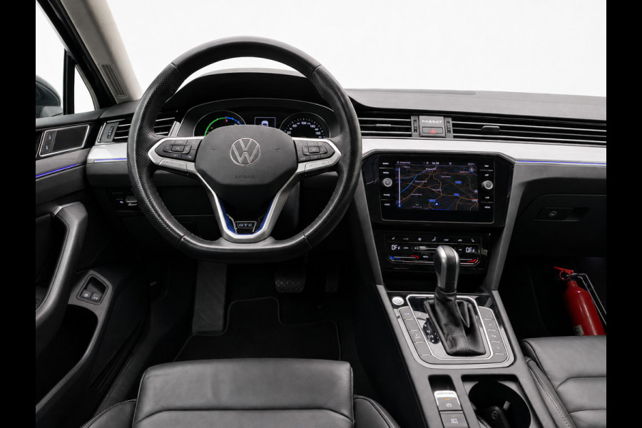 Volkswagen Passat Variant 1.4 TSI PHEV GTE | Matrix | Leer | Sfeerverlichting | Camera | Mangangrau Metallic