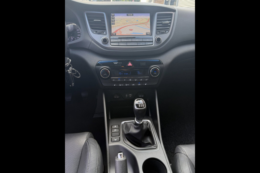 Hyundai Tucson 1.6 T-GDi Premium 177PK - Navigatie I Leer I Airco I 19 inch Sport velgen I LED I PDC & Camera I Dealer onderhouden