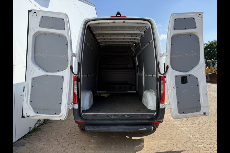 Mercedes-Benz eSprinter 312 55kWh L2H2 Elektrisch 145km WLTP 80kw Snelladen Climate Control Camera