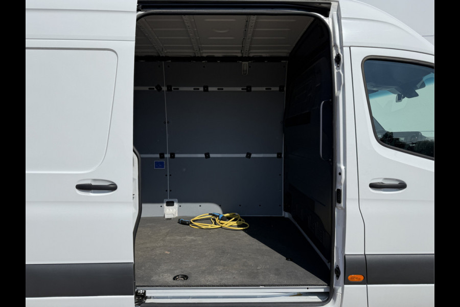 Mercedes-Benz eSprinter 312 55kWh L2H2 Elektrisch 145km WLTP 80kw Snelladen Climate Control Camera