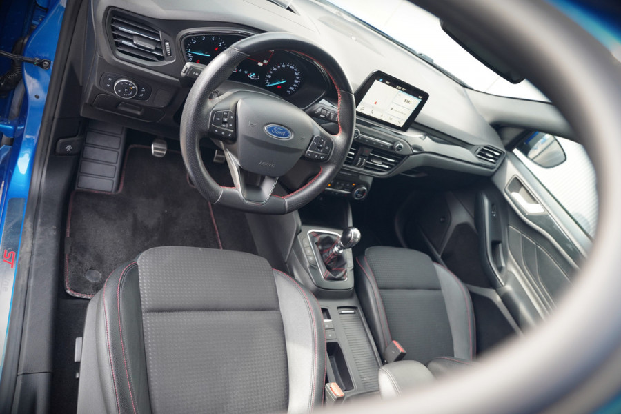 Ford Focus 1.0 EcoBoost ST Line Business | Panoramadak | Bang & Olufsen | Head-Up Display | Stoelverwarming | Keyless | Elektrische Stoel | Cruise Control | LED | Parkeersensoren