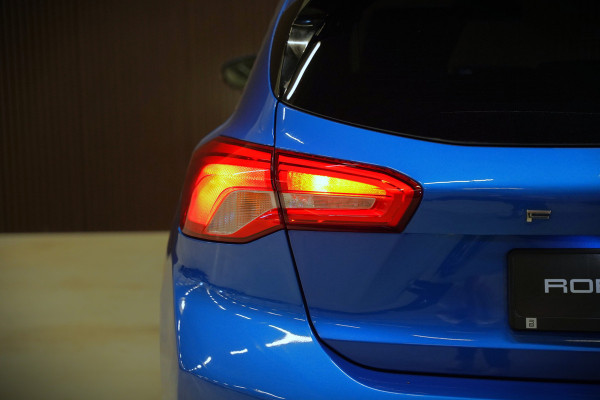 Ford Focus 1.0 EcoBoost ST Line Business | Panoramadak | Bang & Olufsen | Head-Up Display | Stoelverwarming | Keyless | Elektrische Stoel | Cruise Control | LED | Parkeersensoren