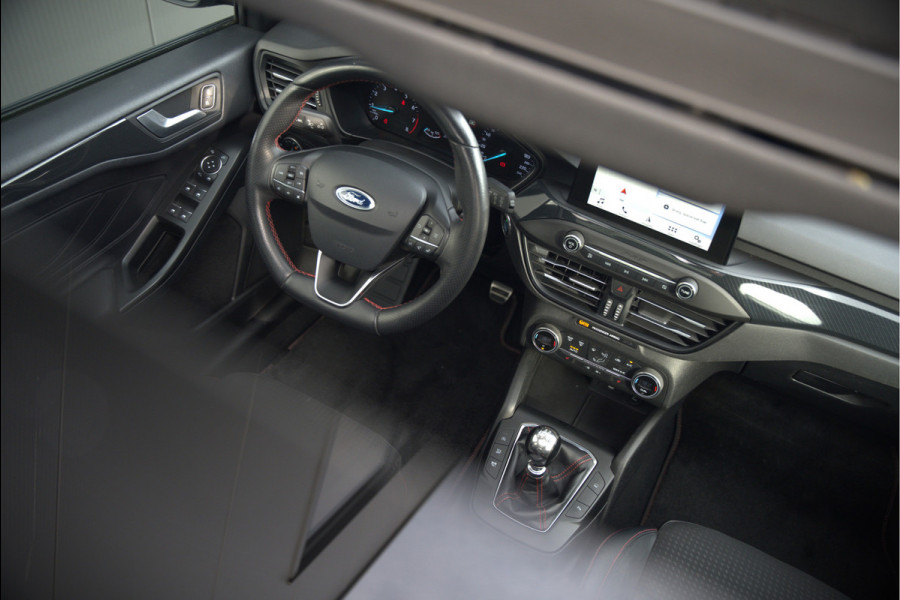 Ford Focus 1.0 EcoBoost ST Line Business | Panoramadak | Bang & Olufsen | Head-Up Display | Stoelverwarming | Keyless | Elektrische Stoel | Cruise Control | LED | Parkeersensoren