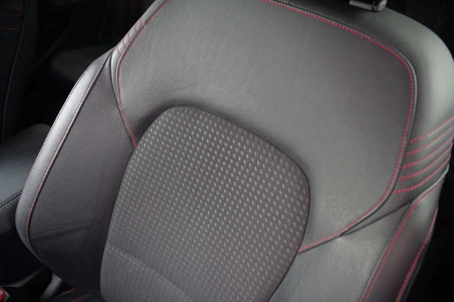 Ford Focus 1.0 EcoBoost ST Line Business | Panoramadak | Bang & Olufsen | Head-Up Display | Stoelverwarming | Keyless | Elektrische Stoel | Cruise Control | LED | Parkeersensoren