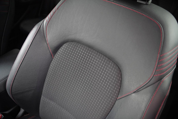 Ford Focus 1.0 EcoBoost ST Line Business | Panoramadak | Bang & Olufsen | Head-Up Display | Stoelverwarming | Keyless | Elektrische Stoel | Cruise Control | LED | Parkeersensoren