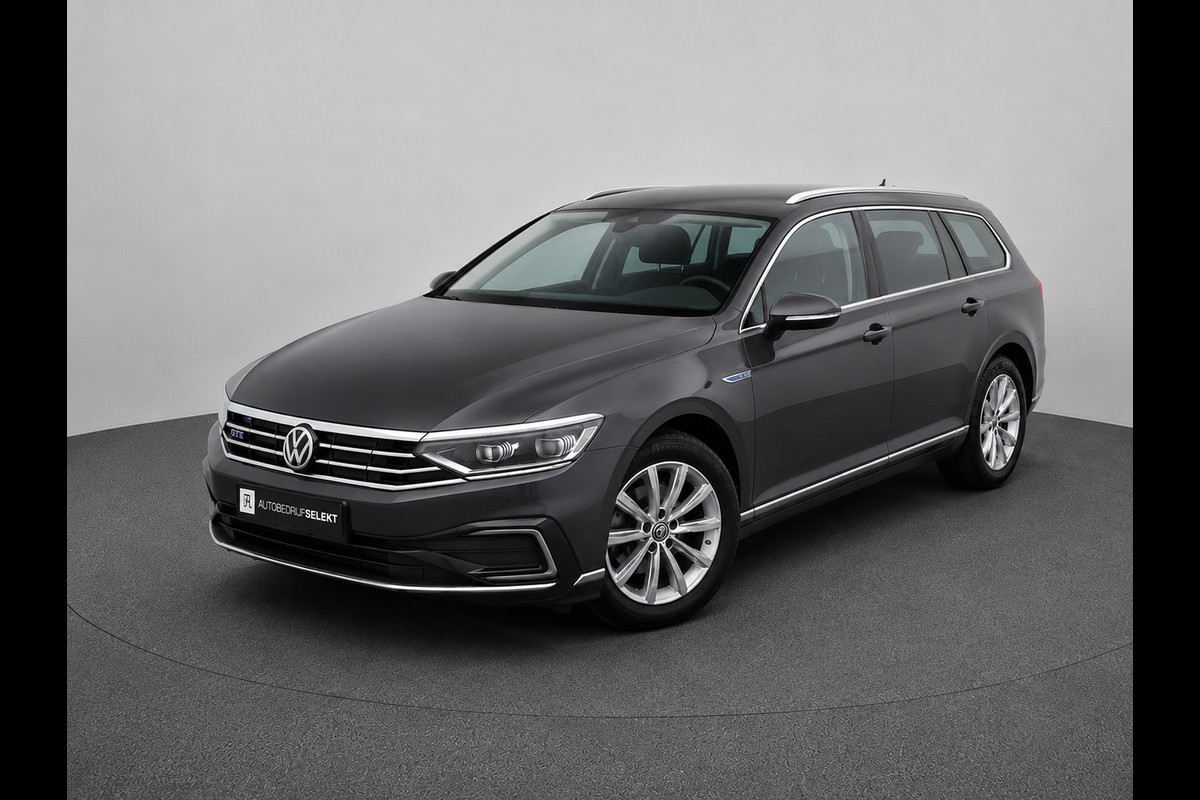Volkswagen Passat Variant 1.4 TSI PHEV GTE | Matrix | Leer | Sfeerverlichting | Camera | Mangangrau Metallic