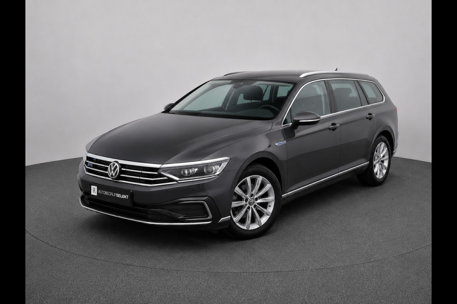 Volkswagen Passat Variant 1.4 TSI PHEV GTE | Matrix | Leer | Sfeerverlichting | Camera | Mangangrau Metallic