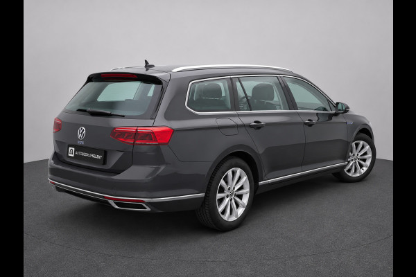 Volkswagen Passat Variant 1.4 TSI PHEV GTE | Matrix | Leer | Sfeerverlichting | Camera | Mangangrau Metallic