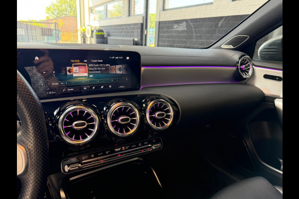 Mercedes-Benz A-Klasse AMG 35 4MATIC Premium Plus | Pano | Sfeer | Burmester | Camera | ACC | Nieuwstaat | Dealeronderhouden