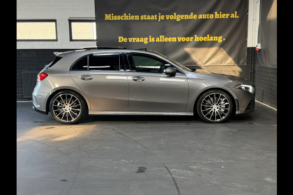 Mercedes-Benz A-Klasse AMG 35 4MATIC Premium Plus | Pano | Sfeer | Burmester | Camera | ACC | Nieuwstaat | Dealeronderhouden