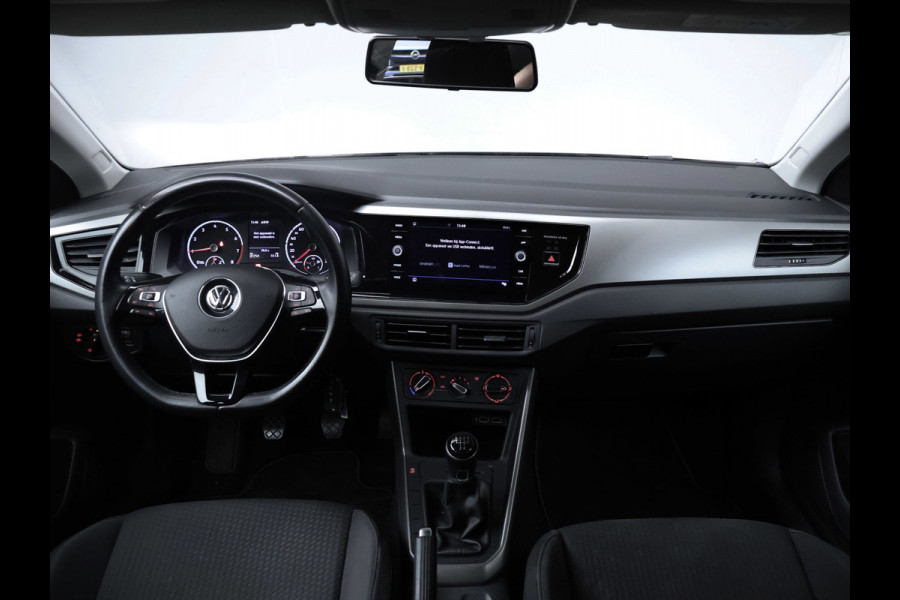 Volkswagen Polo 1.0 TSI Beats Sport (APPLE CARPLAY,GROOT NAVI,PDC,CLIMATE,CRUISE,LED,GETINT,SPORTSTOELEN,LM VELGEN,NIEUW STAAT)