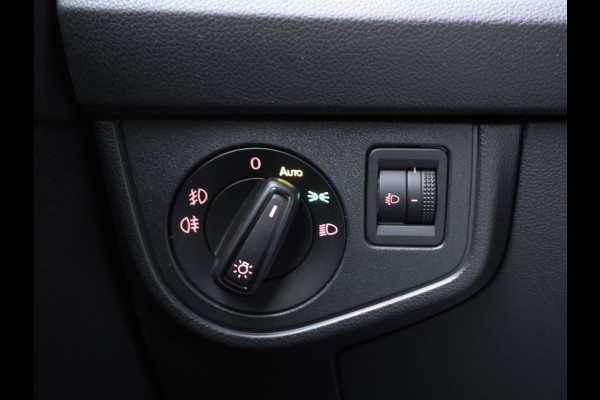 Volkswagen Polo 1.0 TSI Beats Sport (APPLE CARPLAY,GROOT NAVI,PDC,CLIMATE,CRUISE,LED,GETINT,SPORTSTOELEN,LM VELGEN,NIEUW STAAT)