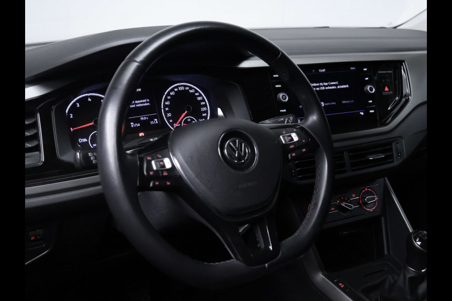 Volkswagen Polo 1.0 TSI Beats Sport (APPLE CARPLAY,GROOT NAVI,PDC,CLIMATE,CRUISE,LED,GETINT,SPORTSTOELEN,LM VELGEN,NIEUW STAAT)