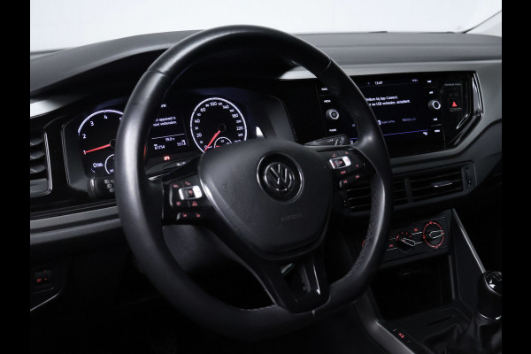 Volkswagen Polo 1.0 TSI Beats Sport (APPLE CARPLAY,GROOT NAVI,PDC,CLIMATE,CRUISE,LED,GETINT,SPORTSTOELEN,LM VELGEN,NIEUW STAAT)