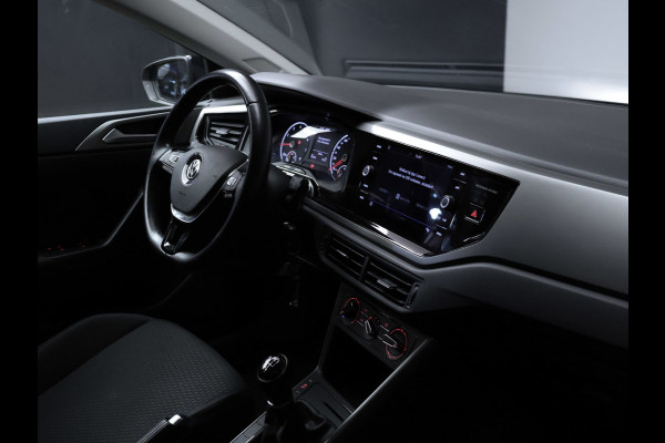 Volkswagen Polo 1.0 TSI Beats Sport (APPLE CARPLAY,GROOT NAVI,PDC,CLIMATE,CRUISE,LED,GETINT,SPORTSTOELEN,LM VELGEN,NIEUW STAAT)