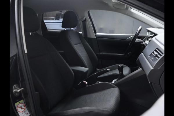 Volkswagen Polo 1.0 TSI Beats Sport (APPLE CARPLAY,GROOT NAVI,PDC,CLIMATE,CRUISE,LED,GETINT,SPORTSTOELEN,LM VELGEN,NIEUW STAAT)