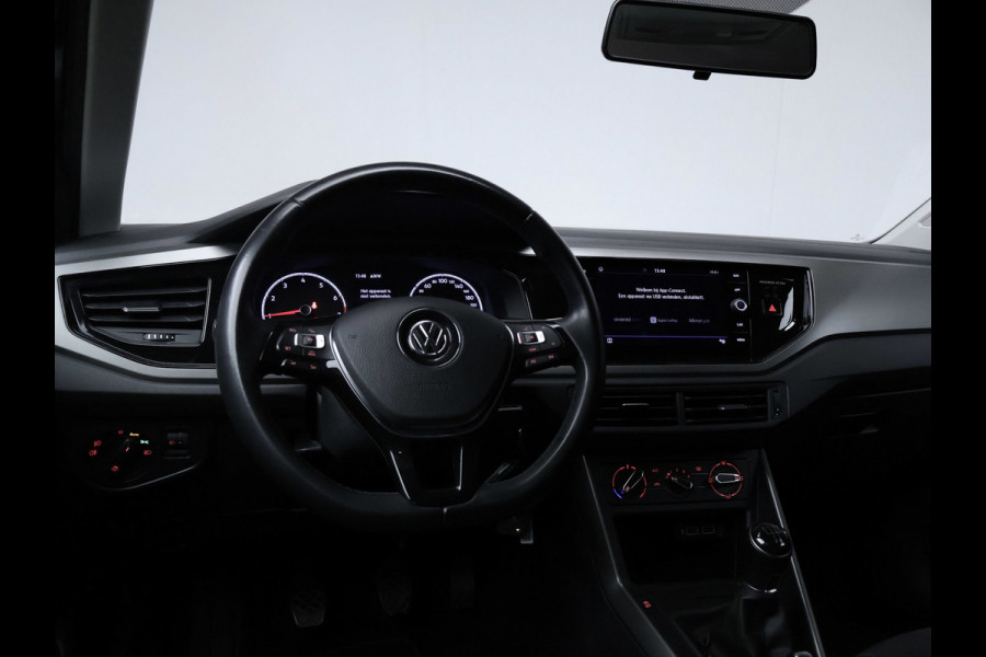 Volkswagen Polo 1.0 TSI Beats Sport (APPLE CARPLAY,GROOT NAVI,PDC,CLIMATE,CRUISE,LED,GETINT,SPORTSTOELEN,LM VELGEN,NIEUW STAAT)
