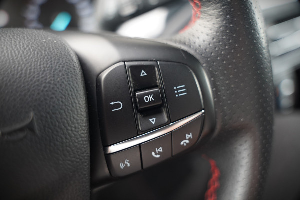Ford Focus 1.0 EcoBoost ST Line Business | Panoramadak | Bang & Olufsen | Head-Up Display | Stoelverwarming | Keyless | Elektrische Stoel | Cruise Control | LED | Parkeersensoren
