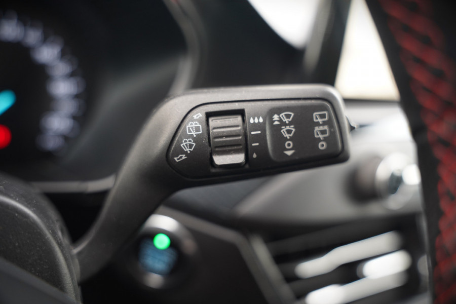 Ford Focus 1.0 EcoBoost ST Line Business | Panoramadak | Bang & Olufsen | Head-Up Display | Stoelverwarming | Keyless | Elektrische Stoel | Cruise Control | LED | Parkeersensoren