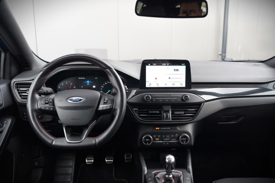 Ford Focus 1.0 EcoBoost ST Line Business | Panoramadak | Bang & Olufsen | Head-Up Display | Stoelverwarming | Keyless | Elektrische Stoel | Cruise Control | LED | Parkeersensoren