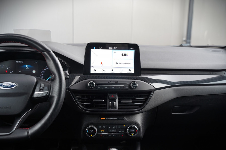 Ford Focus 1.0 EcoBoost ST Line Business | Panoramadak | Bang & Olufsen | Head-Up Display | Stoelverwarming | Keyless | Elektrische Stoel | Cruise Control | LED | Parkeersensoren