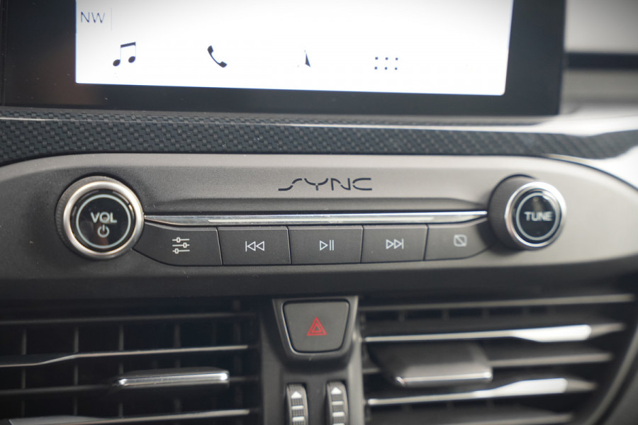 Ford Focus 1.0 EcoBoost ST Line Business | Panoramadak | Bang & Olufsen | Head-Up Display | Stoelverwarming | Keyless | Elektrische Stoel | Cruise Control | LED | Parkeersensoren