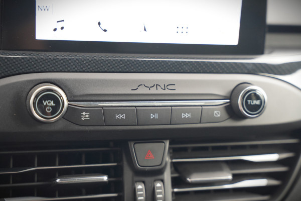 Ford Focus 1.0 EcoBoost ST Line Business | Panoramadak | Bang & Olufsen | Head-Up Display | Stoelverwarming | Keyless | Elektrische Stoel | Cruise Control | LED | Parkeersensoren
