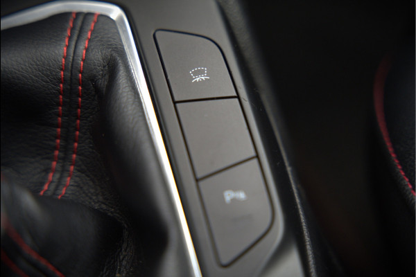 Ford Focus 1.0 EcoBoost ST Line Business | Panoramadak | Bang & Olufsen | Head-Up Display | Stoelverwarming | Keyless | Elektrische Stoel | Cruise Control | LED | Parkeersensoren