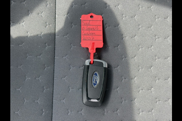 Ford E-Transit Custom 65 kWh 218PK Elektrisch 344km WLTP 2300kg Trekvermogen BEV Snelladen Stoelverwarming LED Cruise Control Camera Carplay Parkeersensoren v+a