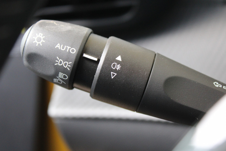 Peugeot e-208 EV Active Pack 50 kWh | Cruise control | Airco | Stoelverwarming