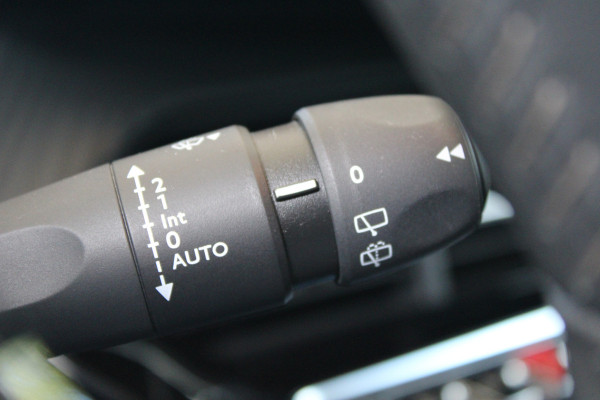 Peugeot e-208 EV Active Pack 50 kWh | Cruise control | Airco | Stoelverwarming