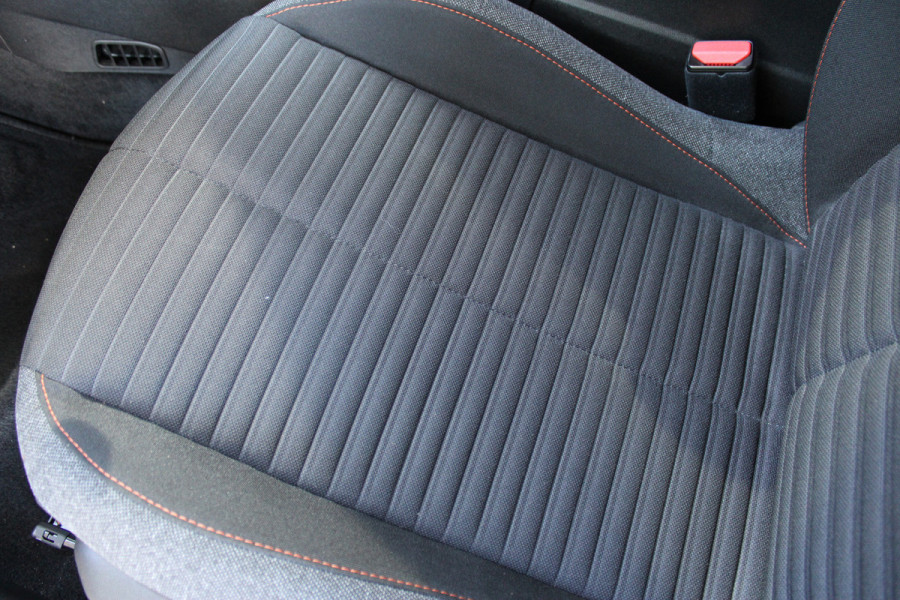 Peugeot e-208 EV Active Pack 50 kWh | Cruise control | Airco | Stoelverwarming
