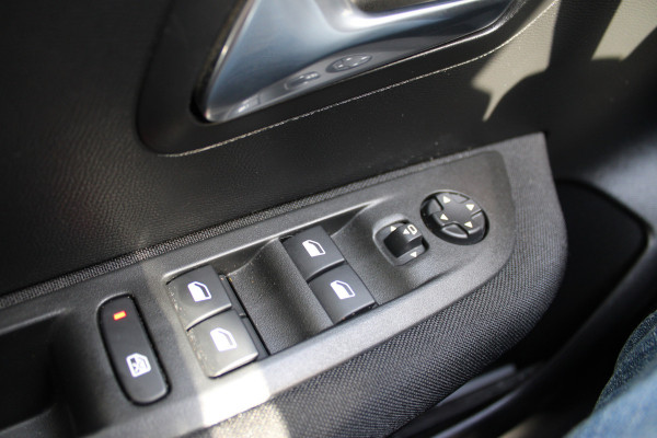 Peugeot e-208 EV Active Pack 50 kWh | Cruise control | Airco | Stoelverwarming