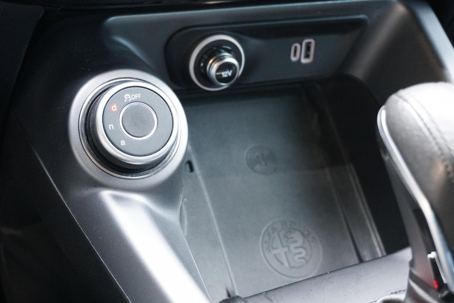 Alfa Romeo Tonale 1.3T PHEV Edizione Speciale 280PK + 360 CAMERA / STUURVERWARMING / DODEHOEK