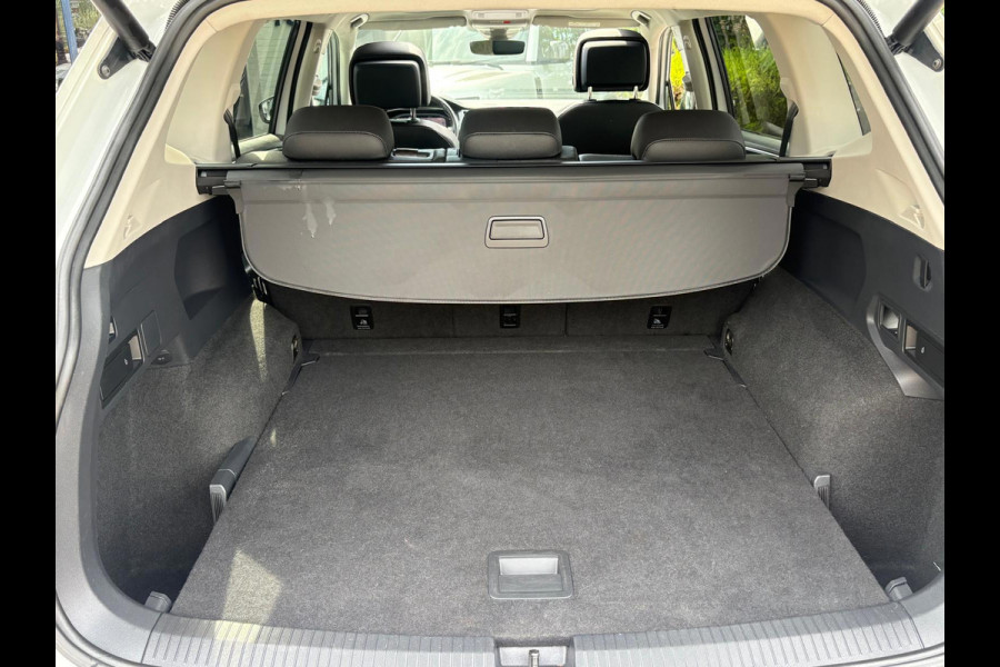 Volkswagen Tiguan Allspace 1.5 TSI PANO/19INCH-R-LINE/VIRTUAL/CARPLAY/KEYLESS/LEDER