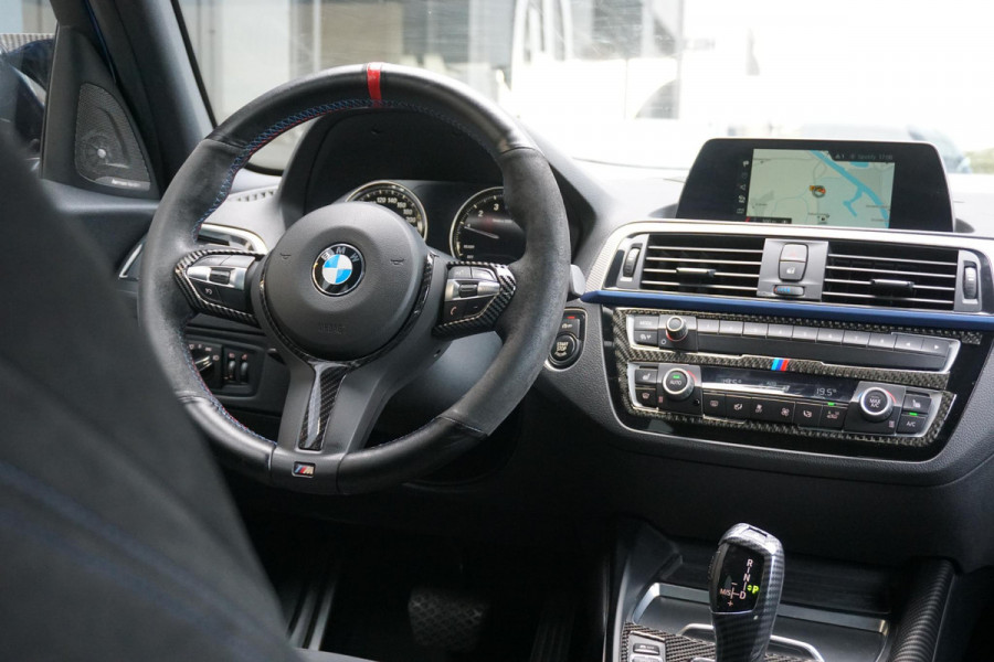 BMW 1-serie 118i High Executive M Sport + CAMERA | HARMAN/KARDON | SPORTSTOELEN | LED