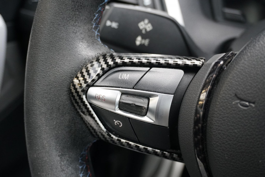 BMW 1-serie 118i High Executive M Sport + CAMERA | HARMAN/KARDON | SPORTSTOELEN | LED