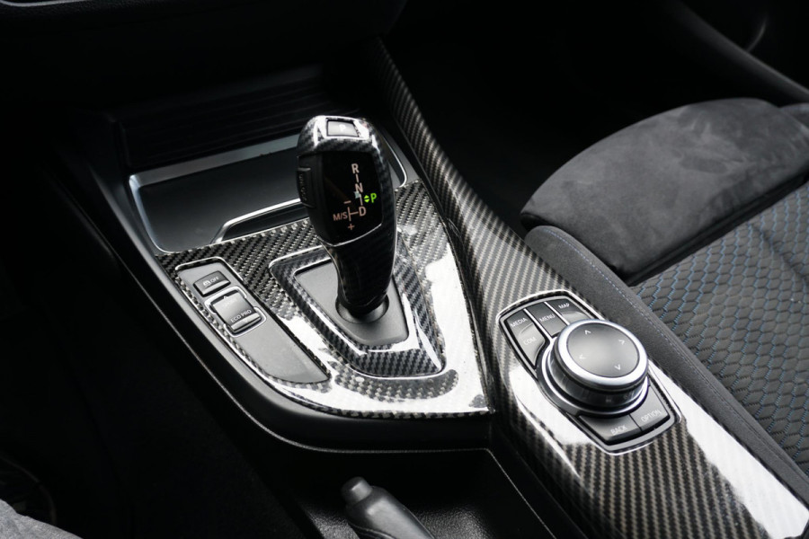 BMW 1-serie 118i High Executive M Sport + CAMERA | HARMAN/KARDON | SPORTSTOELEN | LED