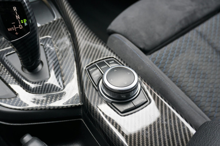 BMW 1-serie 118i High Executive M Sport + CAMERA | HARMAN/KARDON | SPORTSTOELEN | LED