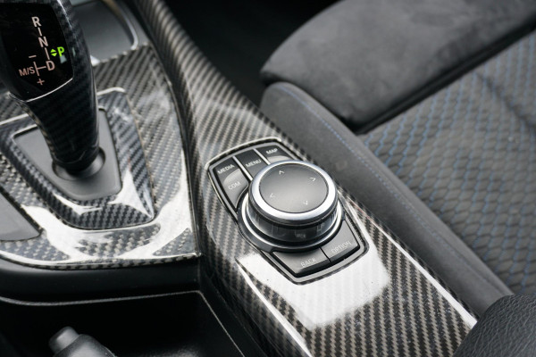 BMW 1-serie 118i High Executive M Sport + CAMERA | HARMAN/KARDON | SPORTSTOELEN | LED