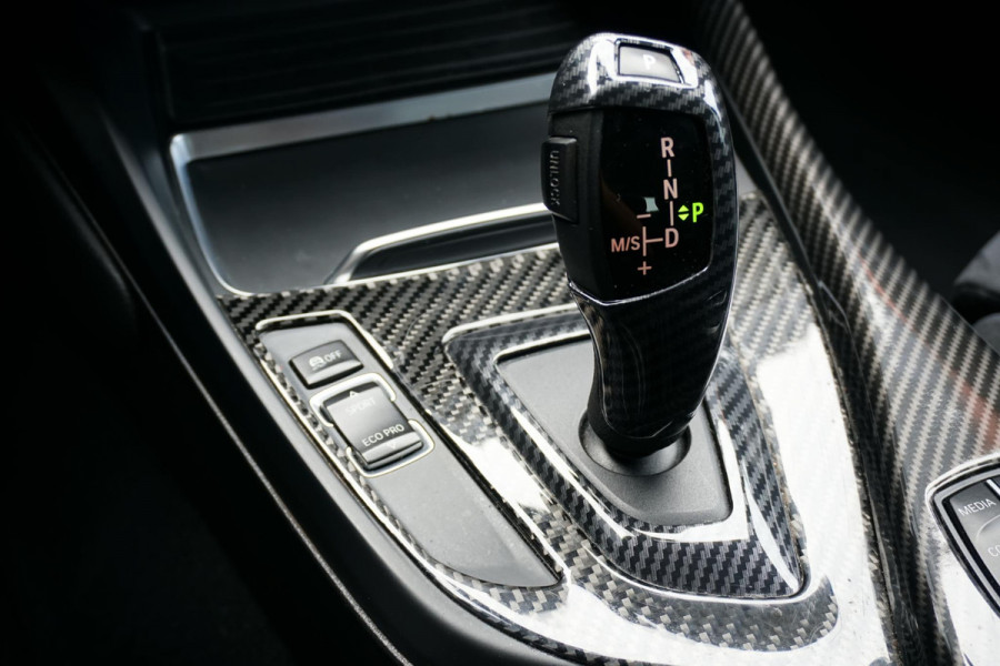 BMW 1-serie 118i High Executive M Sport + CAMERA | HARMAN/KARDON | SPORTSTOELEN | LED