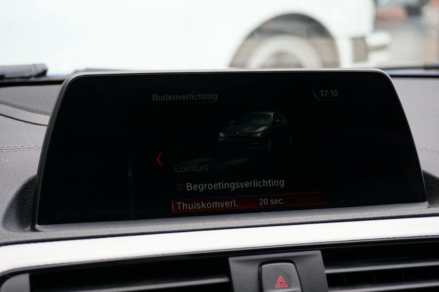 BMW 1-serie 118i High Executive M Sport + CAMERA | HARMAN/KARDON | SPORTSTOELEN | LED