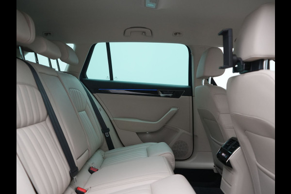 Škoda Superb Combi 1.4 TSI iV Laurin & Klement PHEV 218pk Dealer O.H. | Trekhaak Af Fabriek | Adaptive Cruise | Camera | Lederen Comfortzetels Memory & Verwarmd | Stuur Verwarmd | Canton Audio | Blis | Keyless | Apple Carplay | Crystal LED | Navigatie | DAB | Plug In Hybrid |